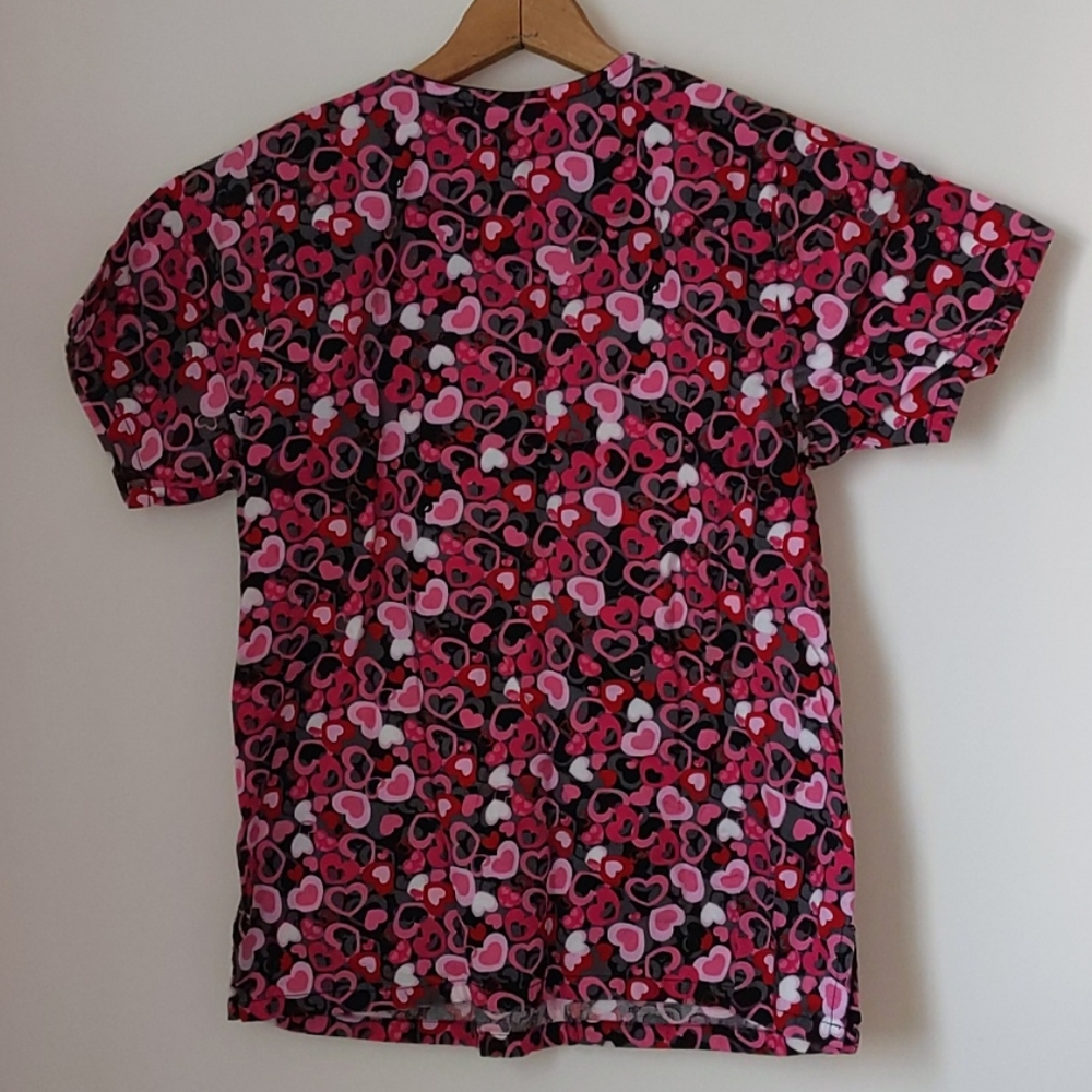 Tafford Women's Size XS Valentine Heart Print Scrub Top - Picture 7 of 7